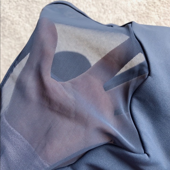 SOLD-Lululemon workout bra - Picture 3 of 3